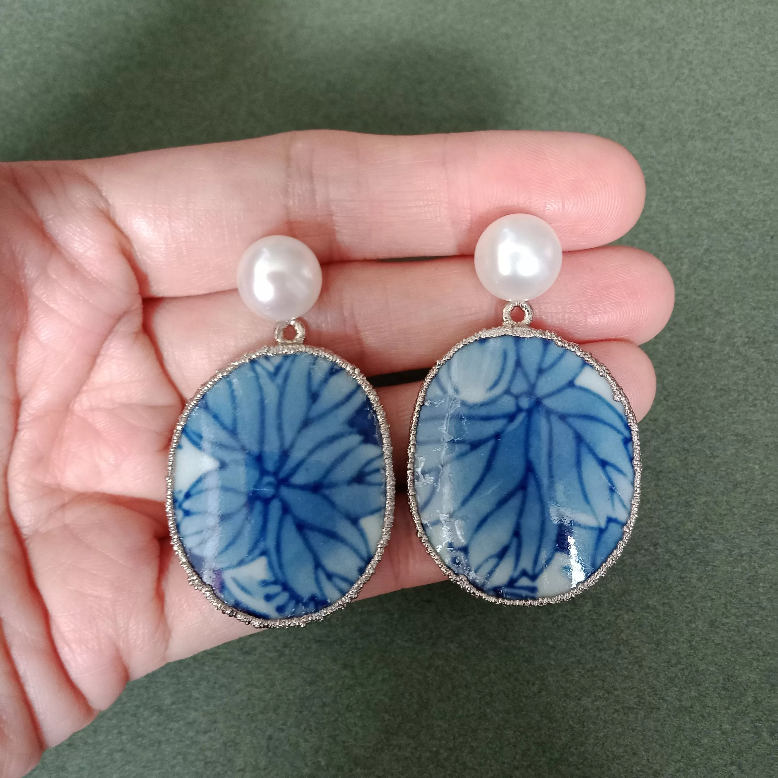 Blue and white palmate leaf porcelain earrings