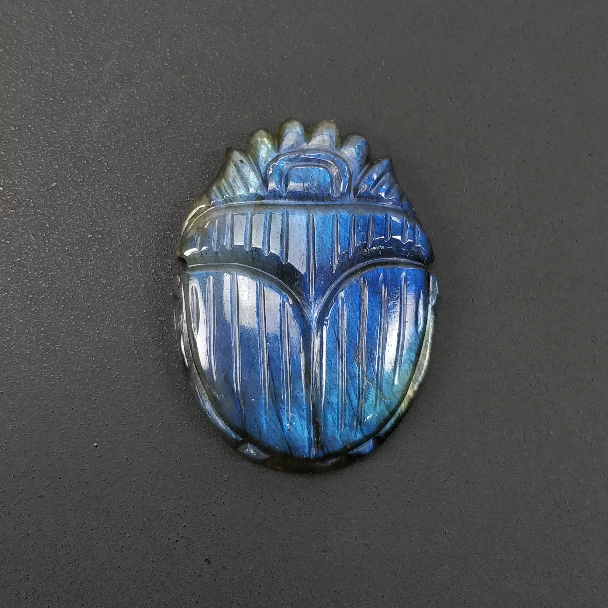 LABRADORITE Gemstone Carving : 44.00cts Natural Untreated Unheated Labradorite Hand Carved Scarabs 35*26mm