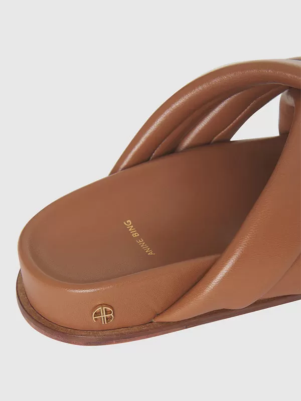 Lizzie Slides in Cognac