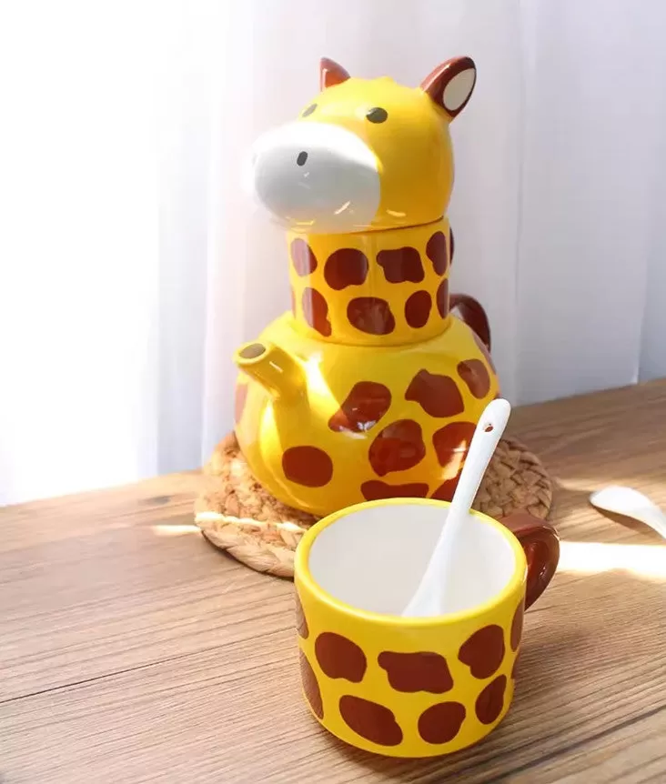 Lovely Giraffe Kettle PN6566