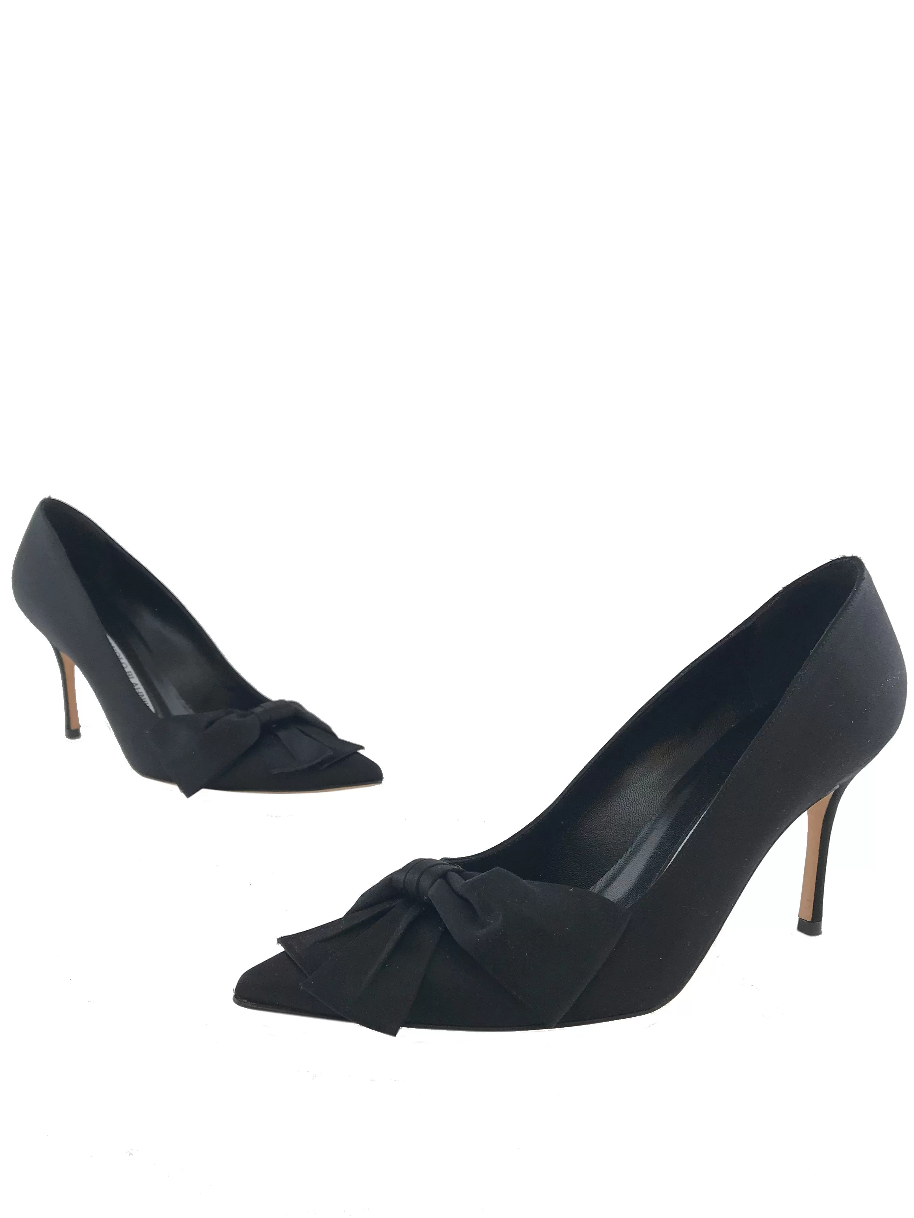 Manolo Blahnik Beccara Satin Bow Pumps Size 7.5