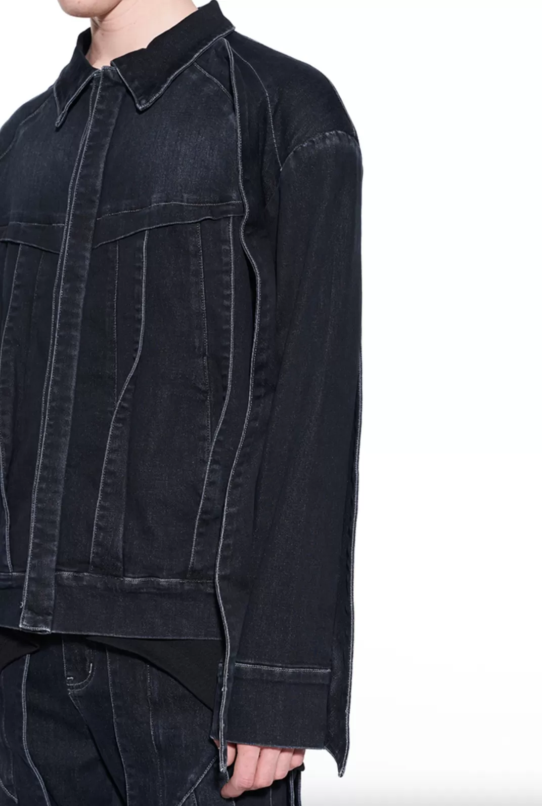 MULTI-LAYERED PANELS DENIM JACKET - BLACK