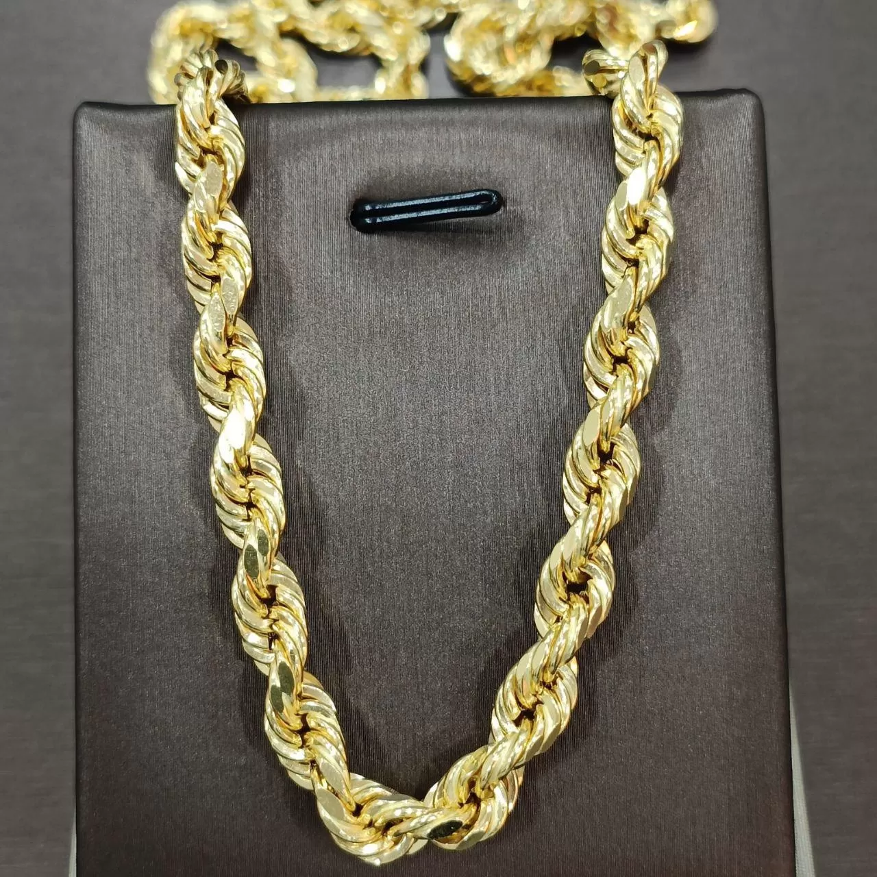 (NEW) 22k / 916 Gold Semi Solid Rope Necklace