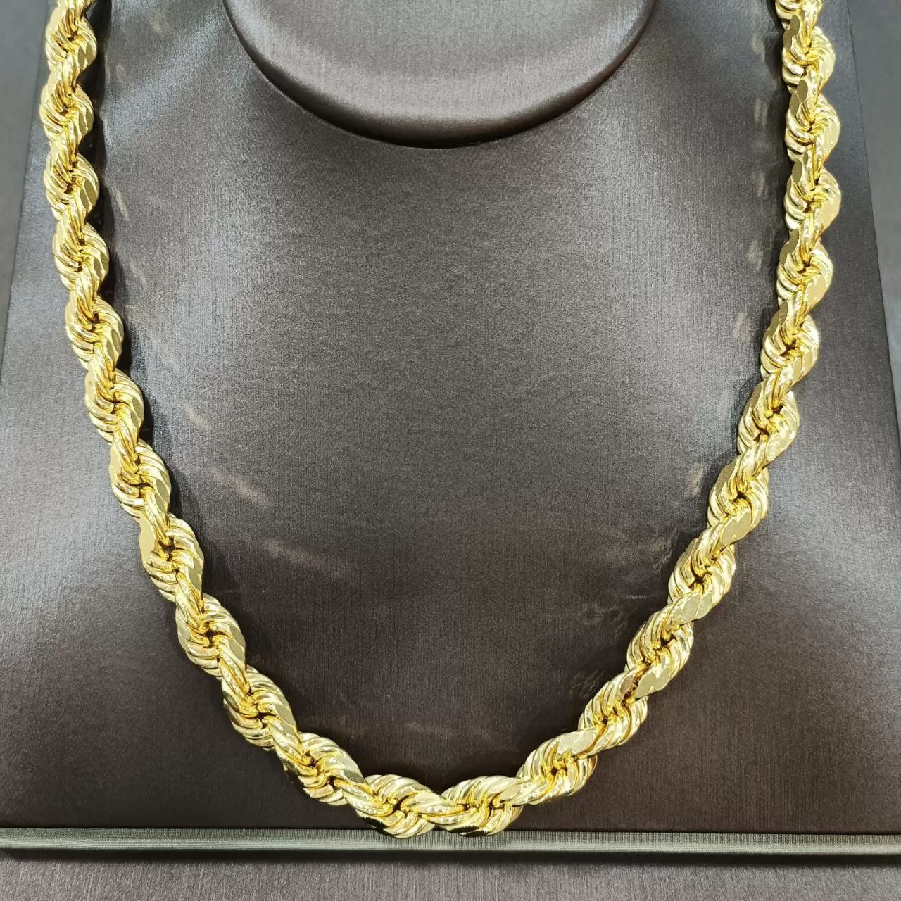 (NEW) 22k / 916 Gold Semi Solid Rope Necklace