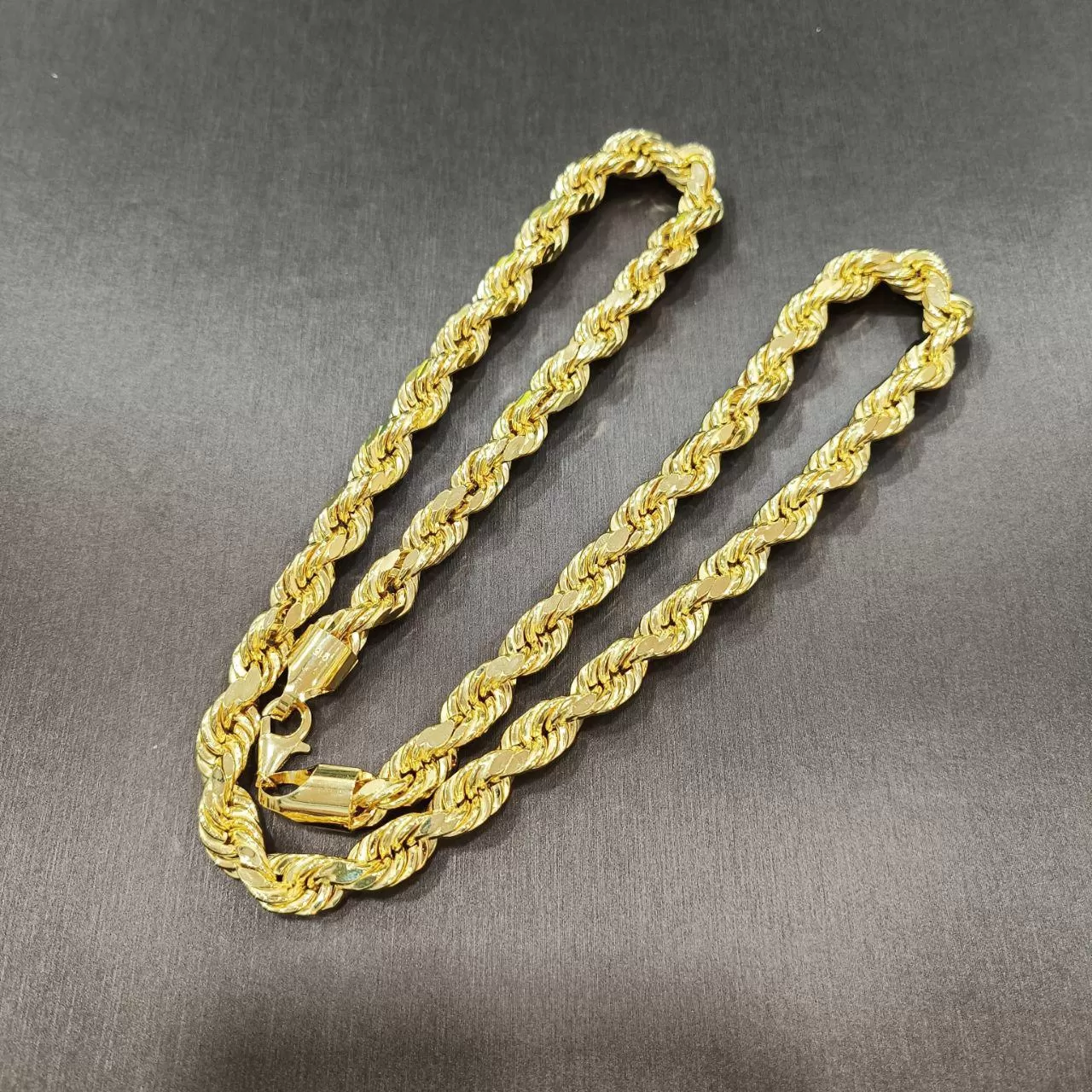 (NEW) 22k / 916 Gold Semi Solid Rope Necklace