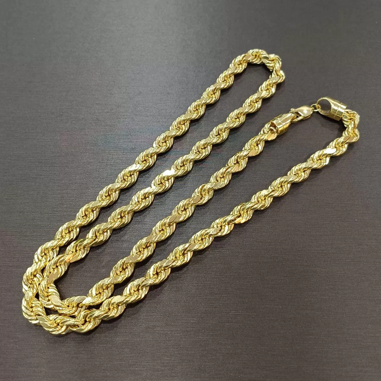 (NEW) 22k / 916 Gold Semi Solid Rope Necklace