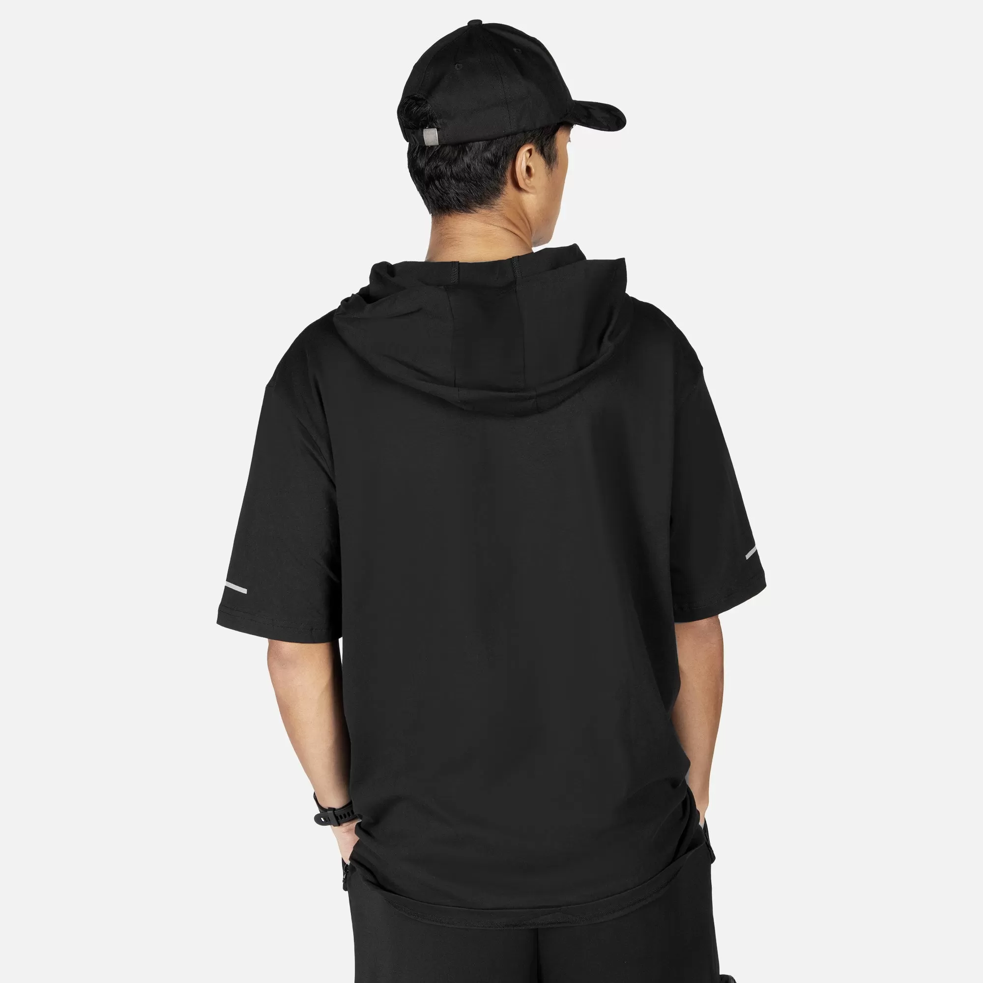 PULLOVER HOODED TEE